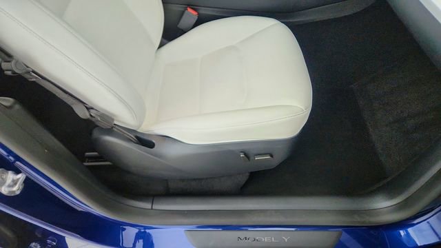 Used 2024 Tesla Model Y Performance AWD/4WD image 23