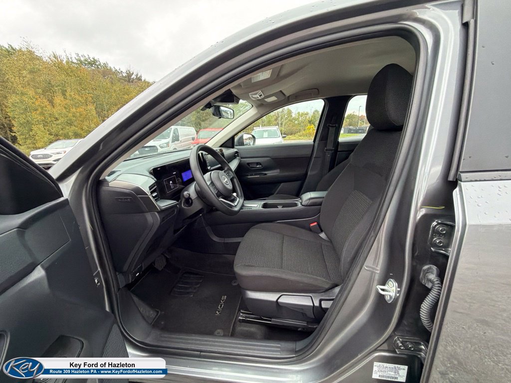 Used 2025 Nissan Kicks S AWD/4WD image 15