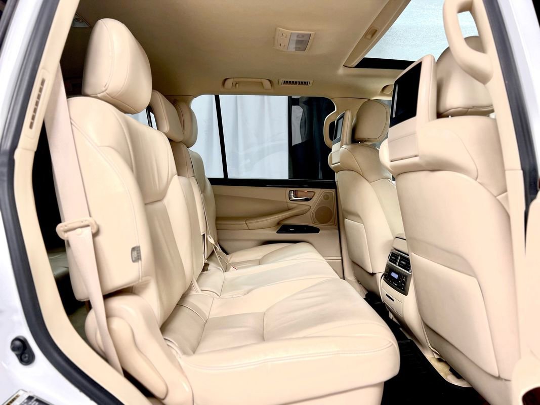 Used 2013 Lexus LX 570 4WD w/ Luxury Pkg image 26