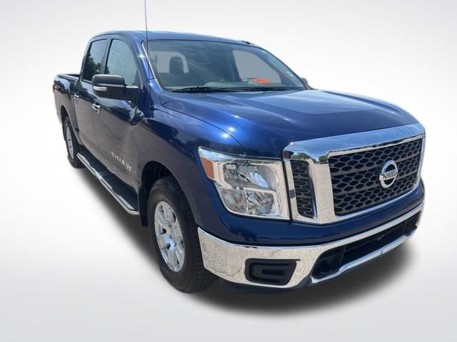 Used 2018 Nissan Titan SV image 7