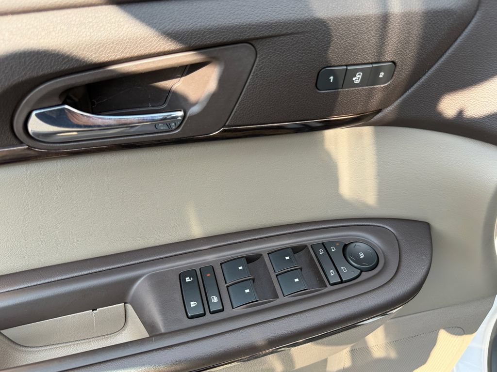 Used 2016 GMC Acadia Denali AWD/4WD image 15