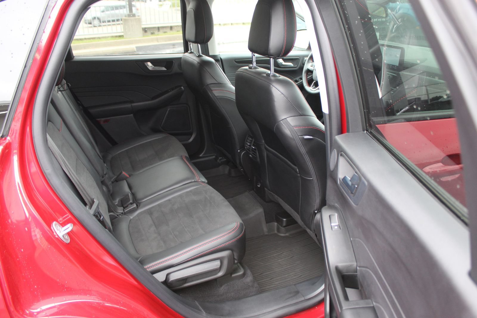 Used 2022 Ford Escape SEL w/ SEL Stealth AWD Package image 15