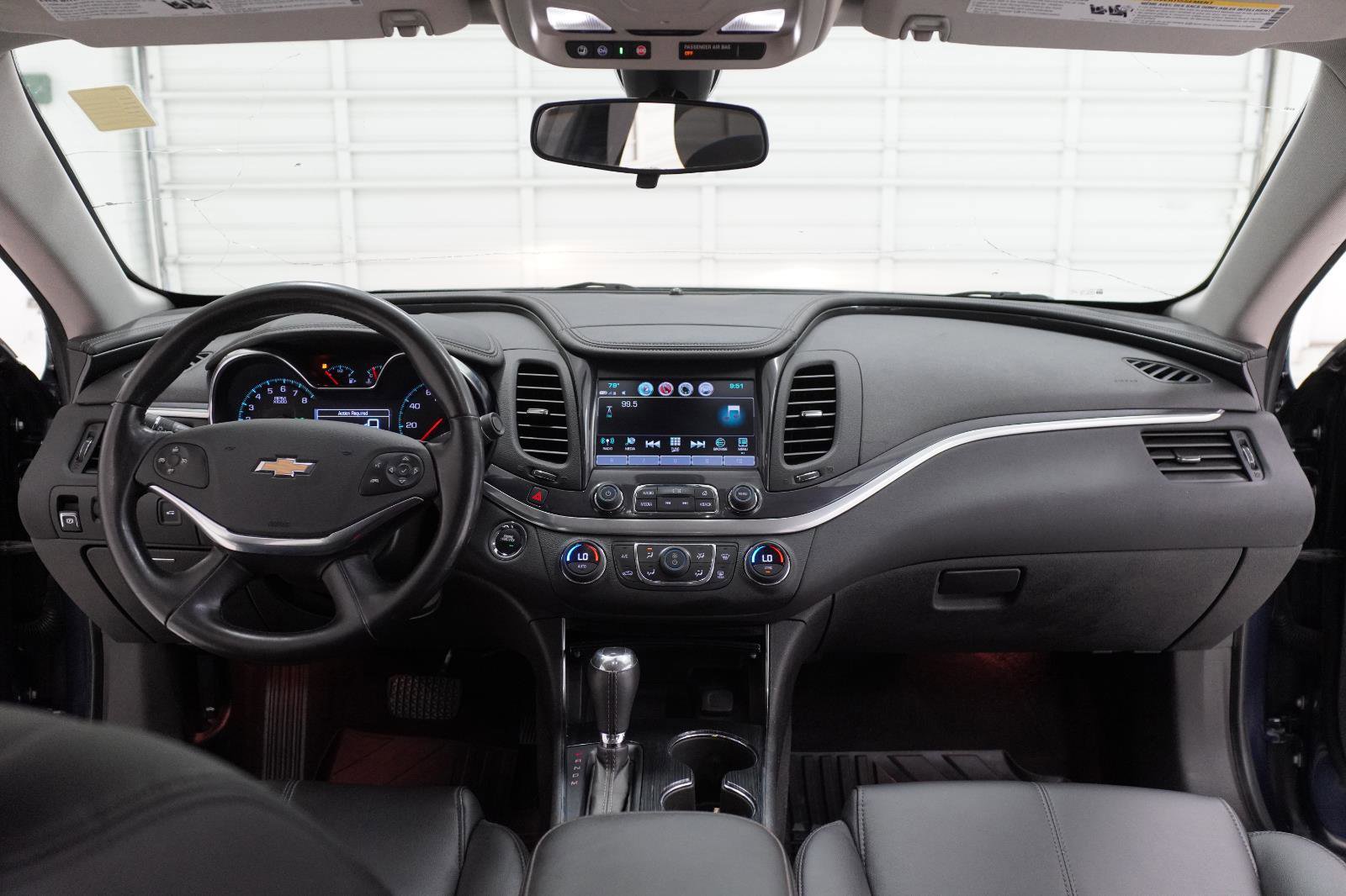 Used 2019 Chevrolet Impala LT FWD image 31