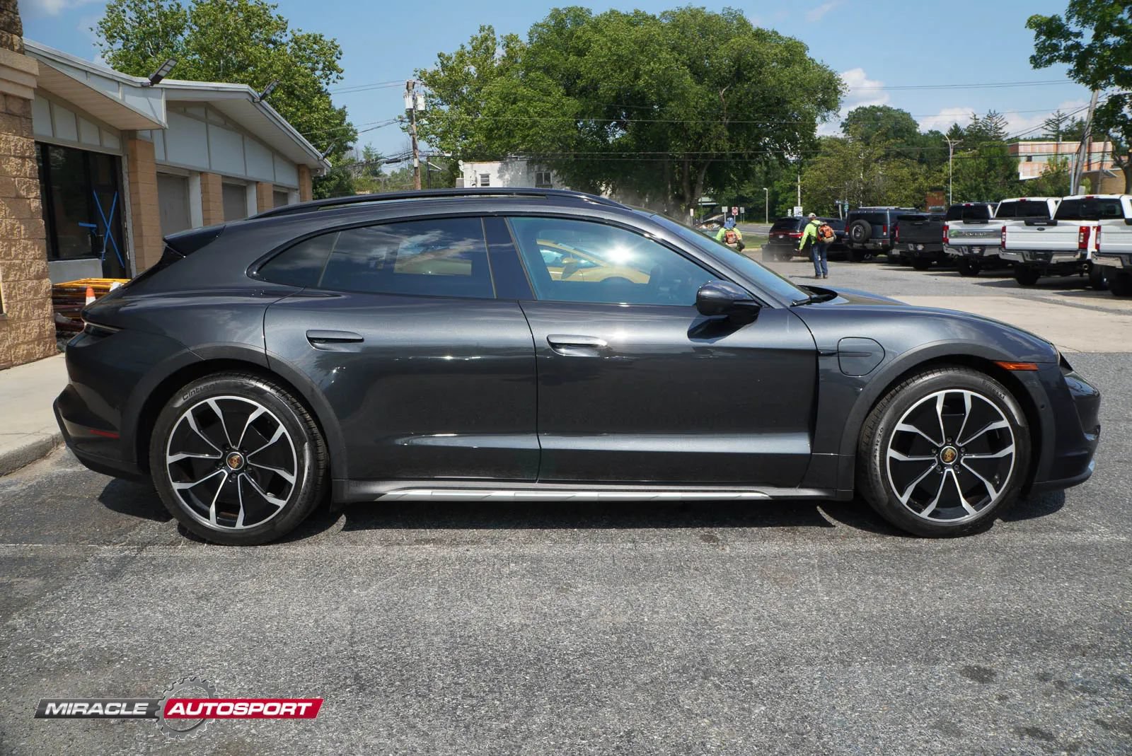 Used 2022 Porsche Taycan 4 Cross Turismo AWD/4WD image 8