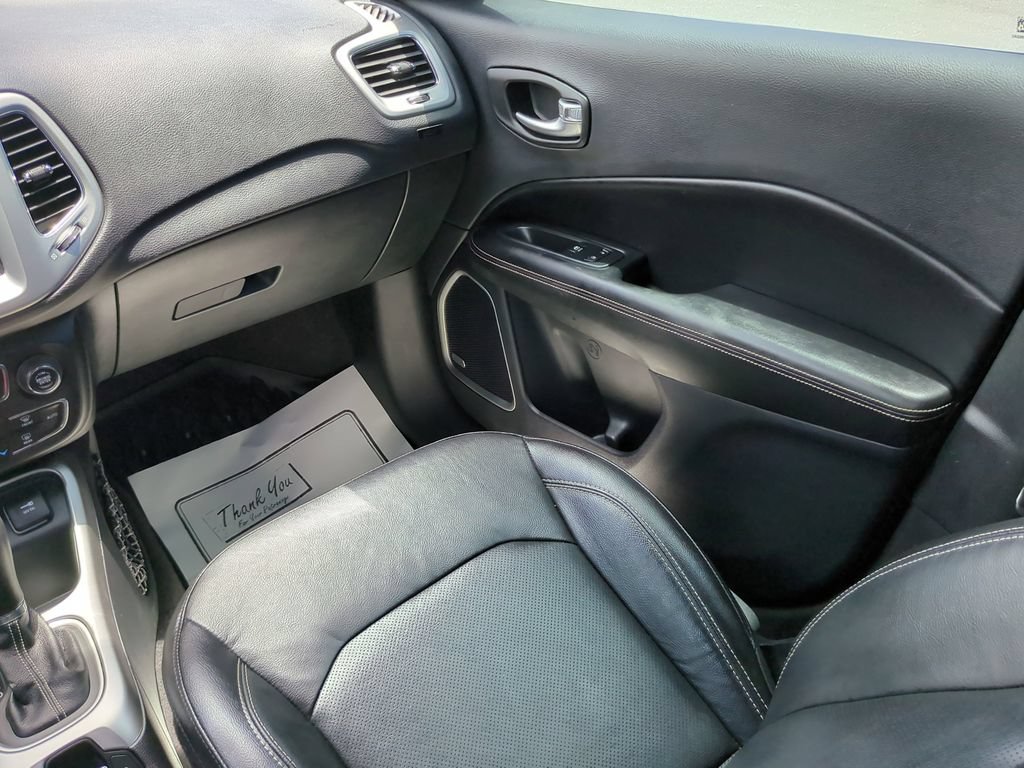 Used 2021 Jeep Compass Latitude w/ Sun and Sound Group FWD image 17