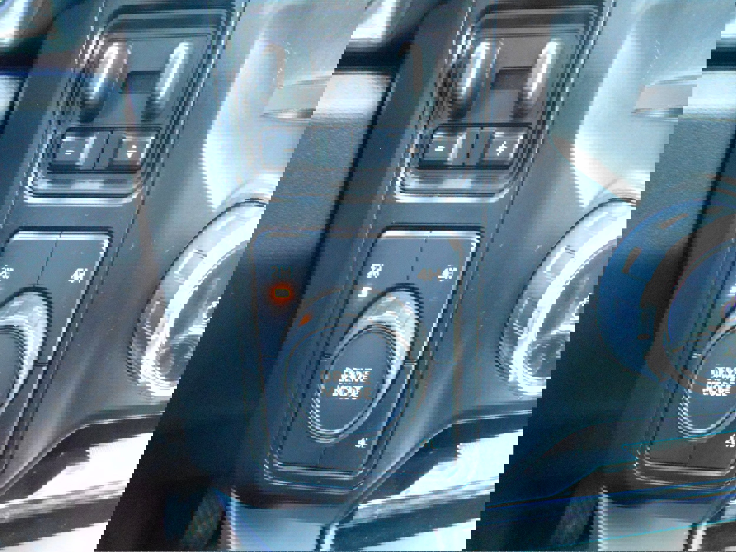 Used 2025 Ford F350 Lariat w/ Lariat Ultimate Package image 24