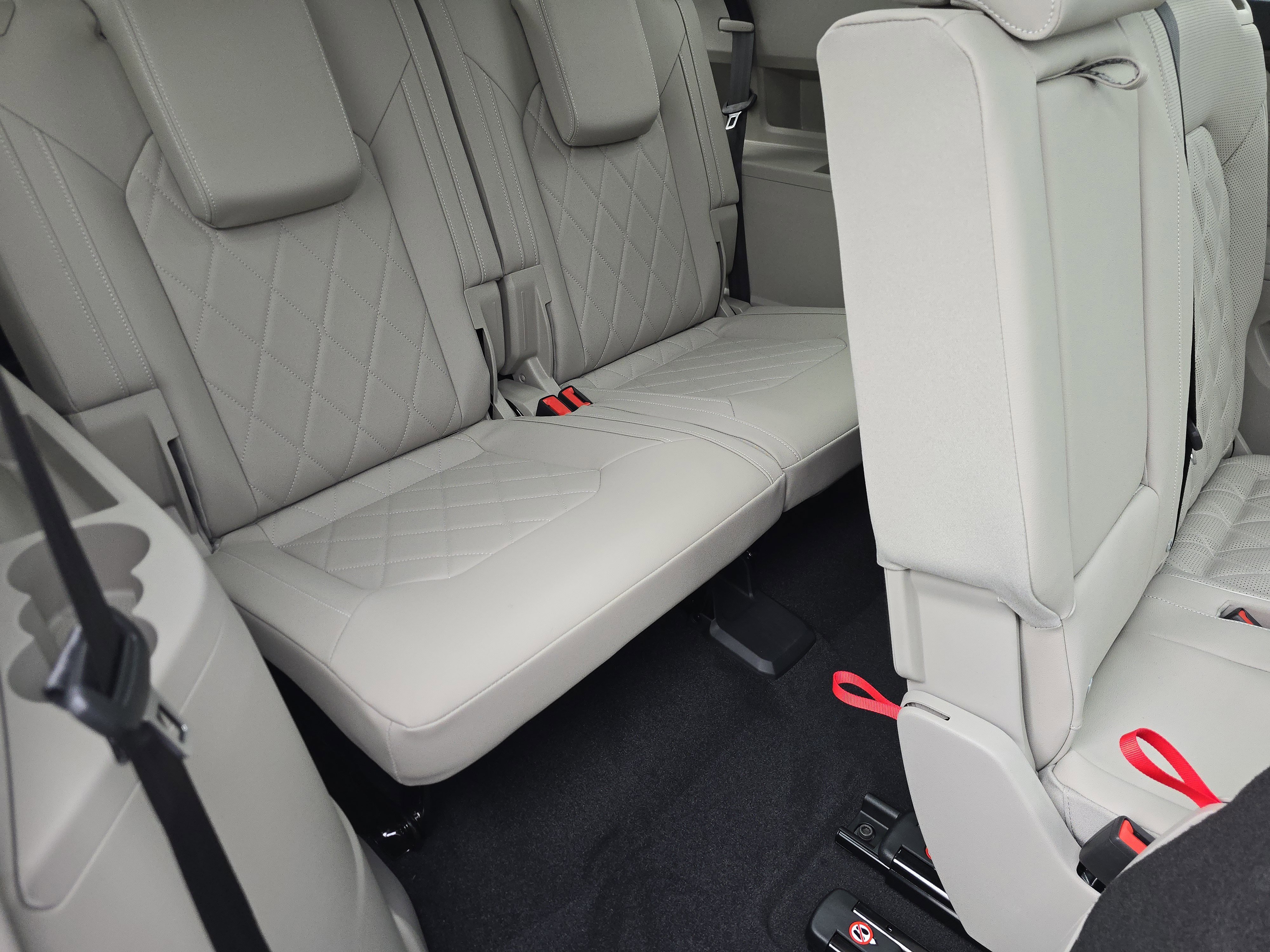 New 2026 Volkswagen Atlas SEL Premium R-Line image 19