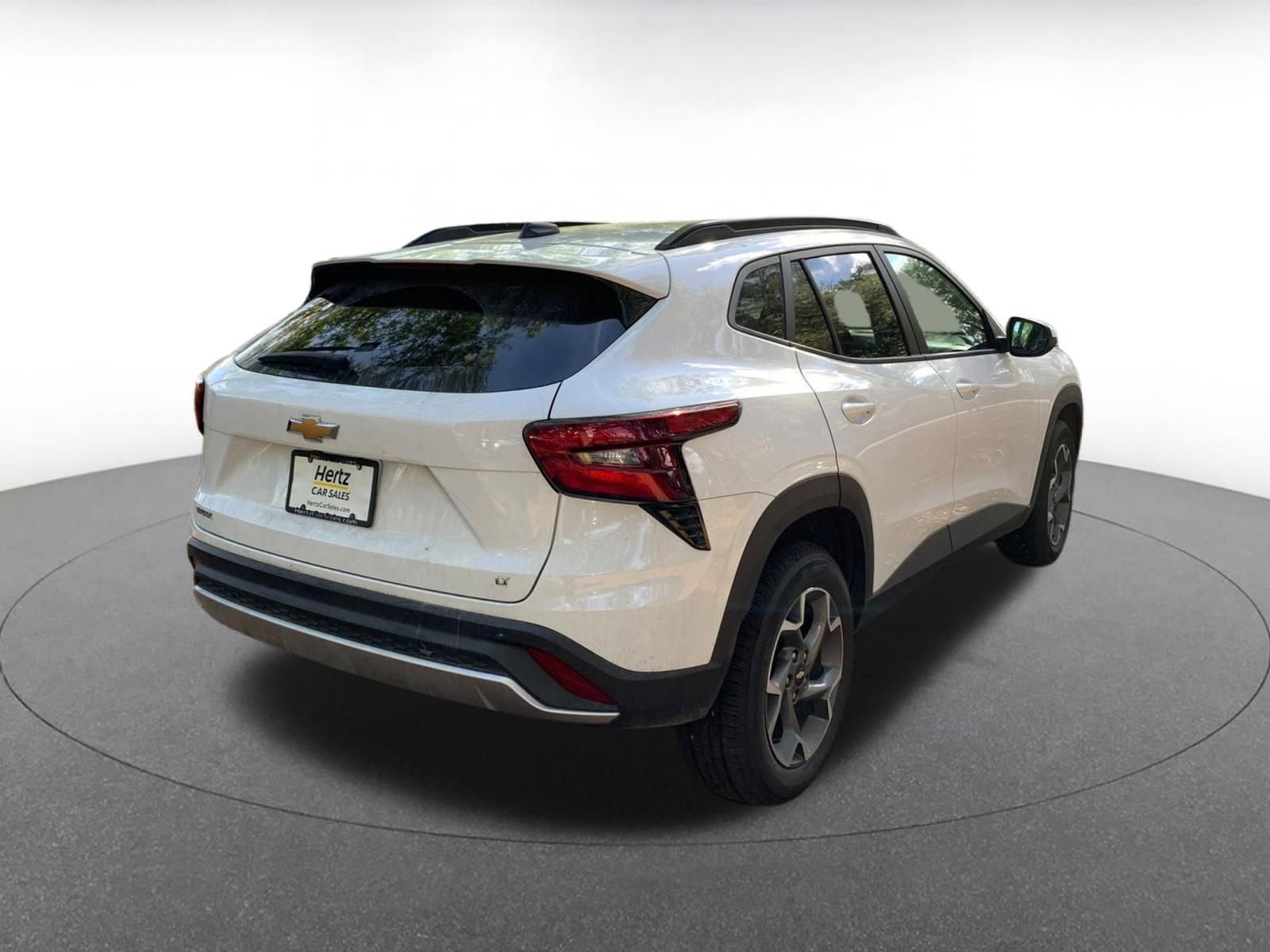 Used 2025 Chevrolet Trax LT w/ LT Convenience Package image 7