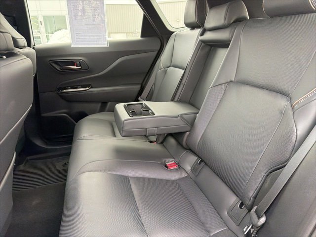 Certified 2025 Toyota Crown Signia XLE image 38