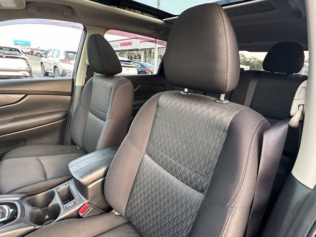 Used 2020 Nissan Rogue SV w/ Sun & Sound Touring Package AWD/4WD image 24