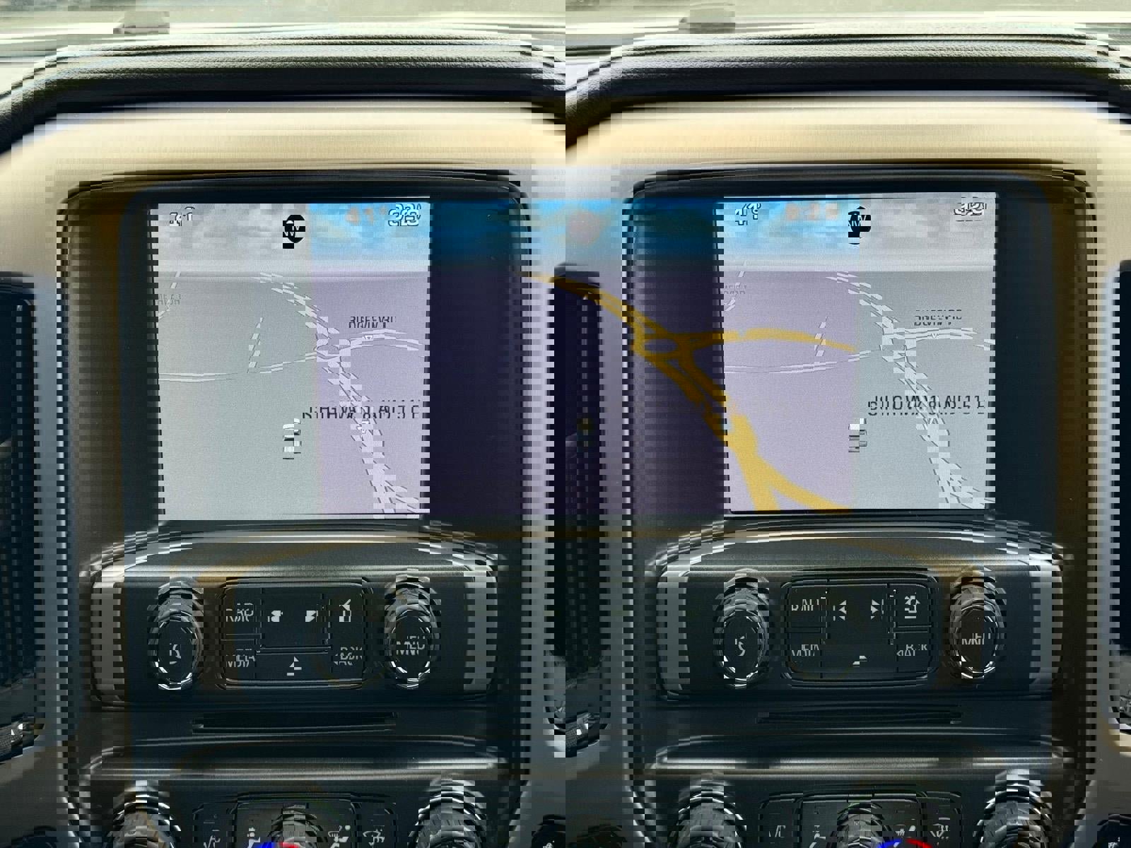 Used 2015 GMC Sierra 1500 Denali w/ Driver Alert Package image 10