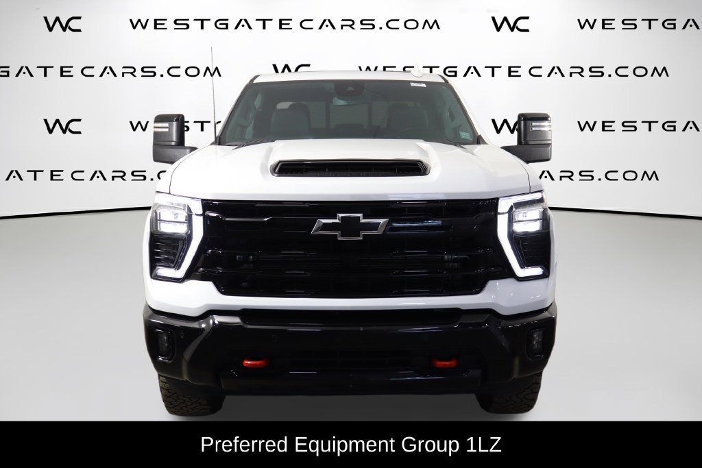 Used 2025 Chevrolet Silverado 2500 LTZ w/ LTZ Plus Package AWD/4WD image 2