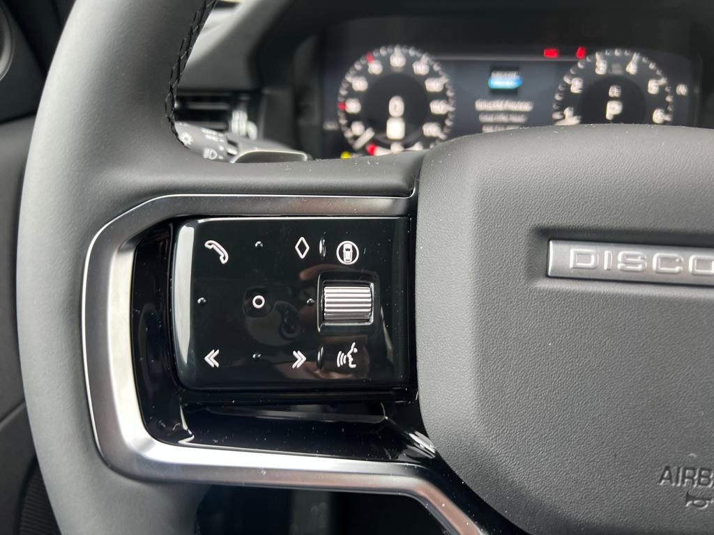 Used 2025 Land Rover Discovery Sport Dynamic SE image 22