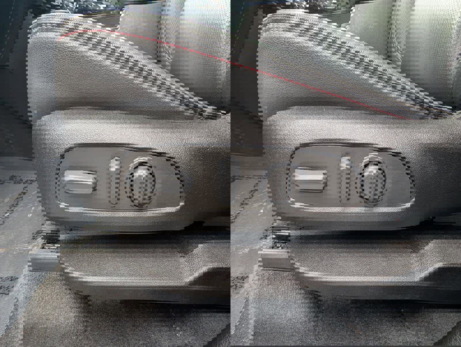 Certified 2023 Chevrolet Traverse RS image 21