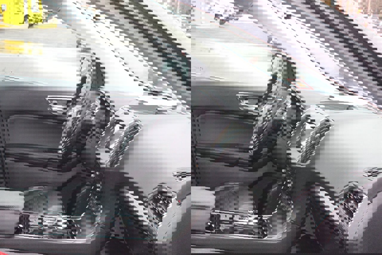 Used 2020 Ford Edge SEL w/ Convenience Package AWD/4WD image 18