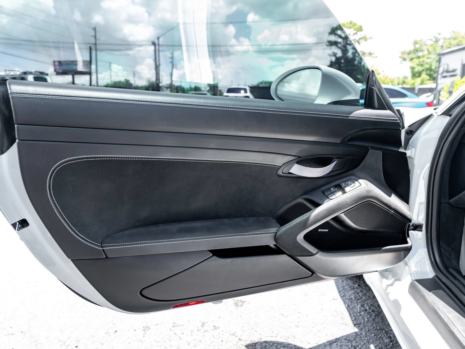 Used 2022 Porsche 718 Cayman GT4 RWD image 47