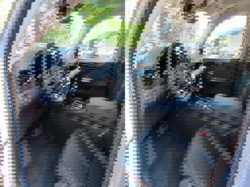 New 2025 Honda Pilot Touring image 2