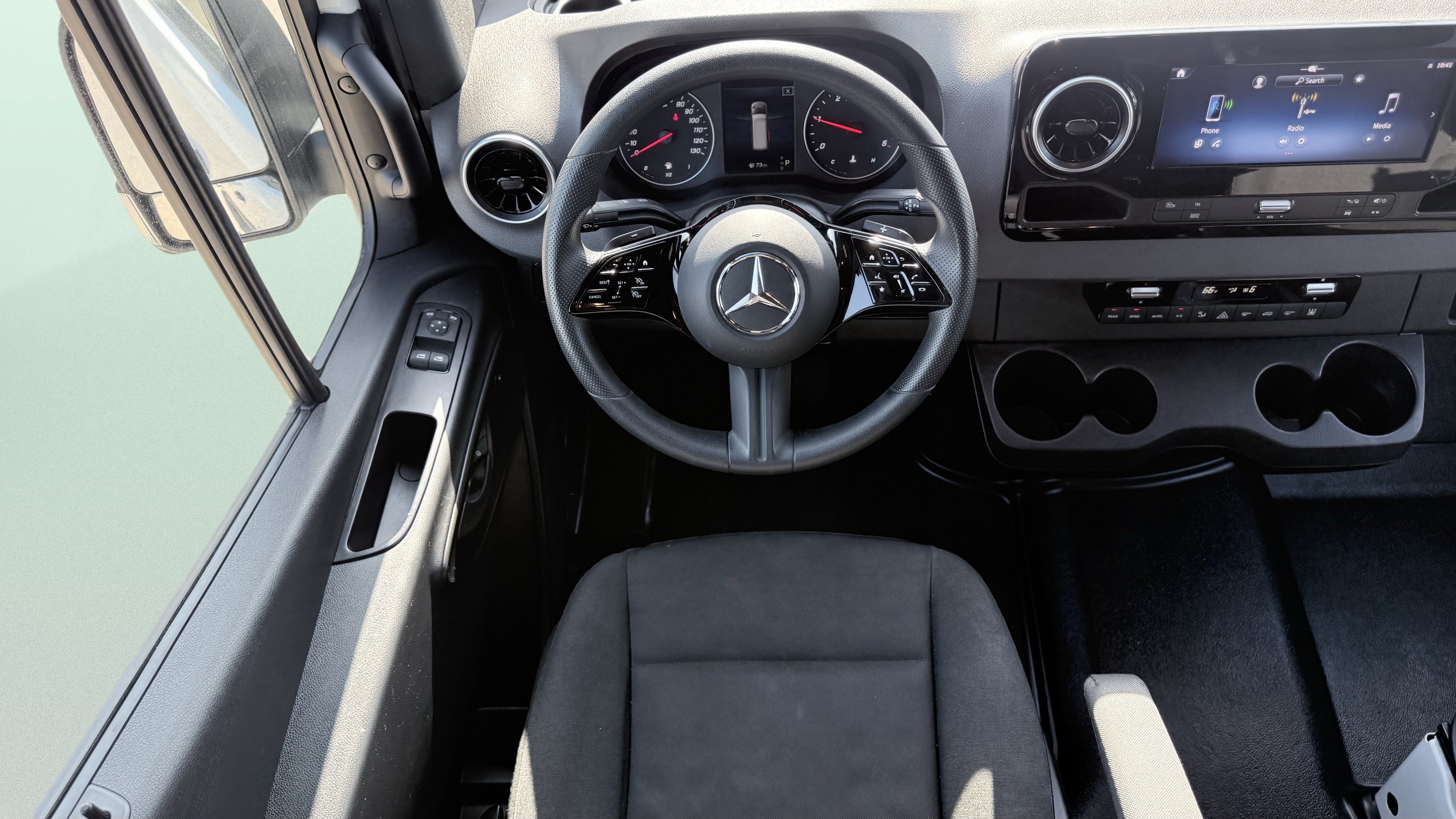 Used 2025 Mercedes-Benz Sprinter 2500 image 42