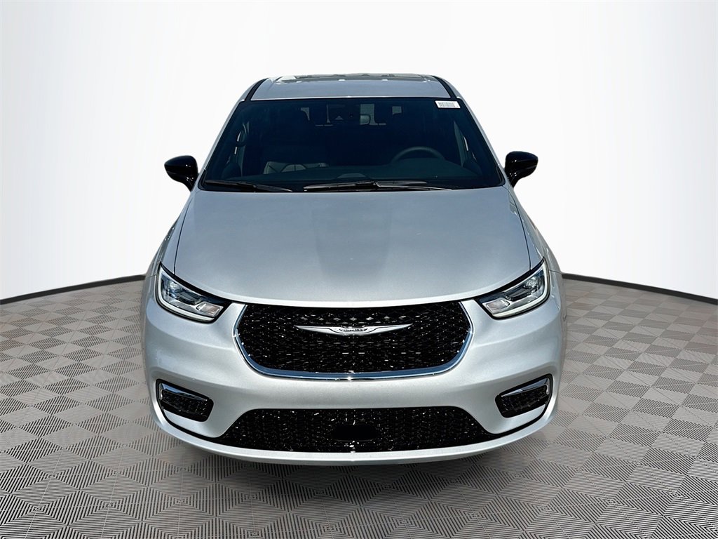 New 2026 Chrysler Pacifica Select video 2