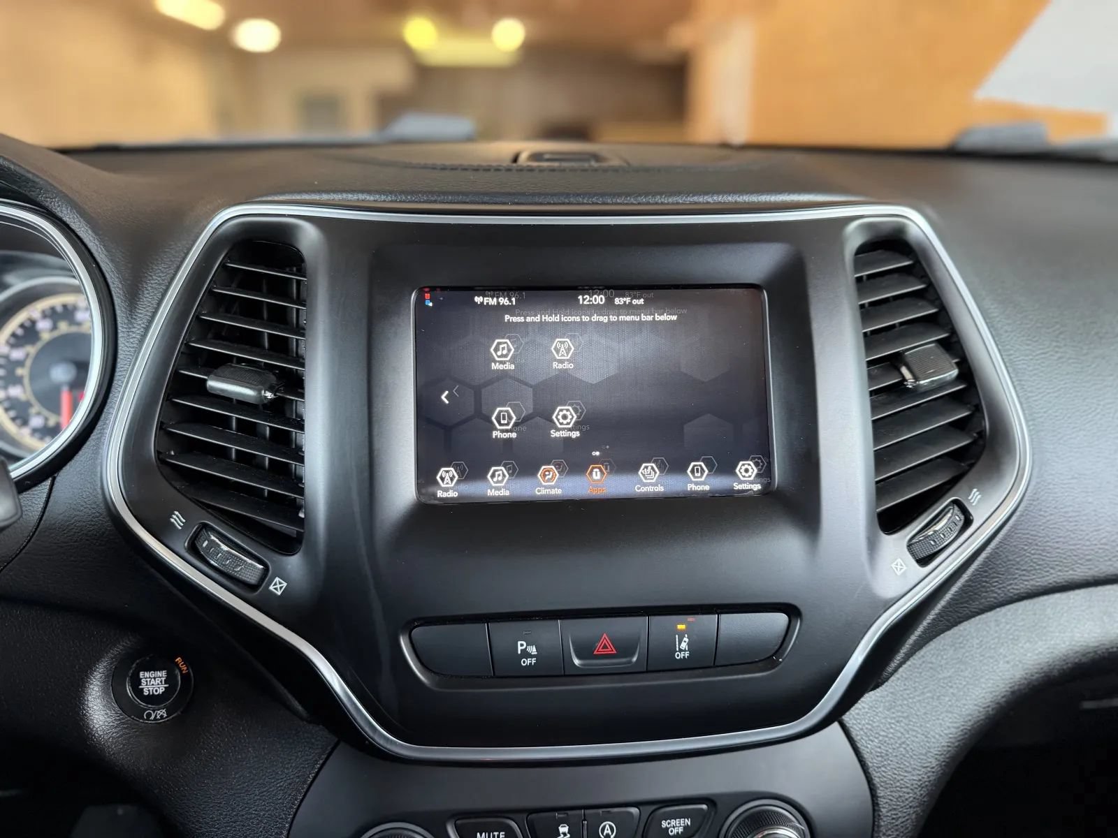Used 2021 Jeep Cherokee Latitude Lux FWD image 31