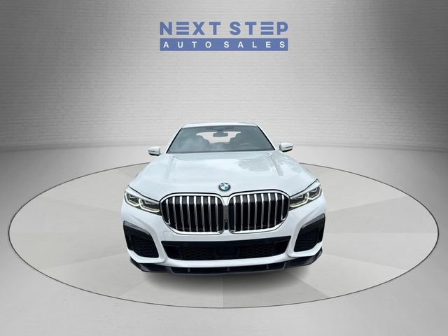 Used 2020 BMW 750i xDrive w/ Executive Package AWD/4WD image 2