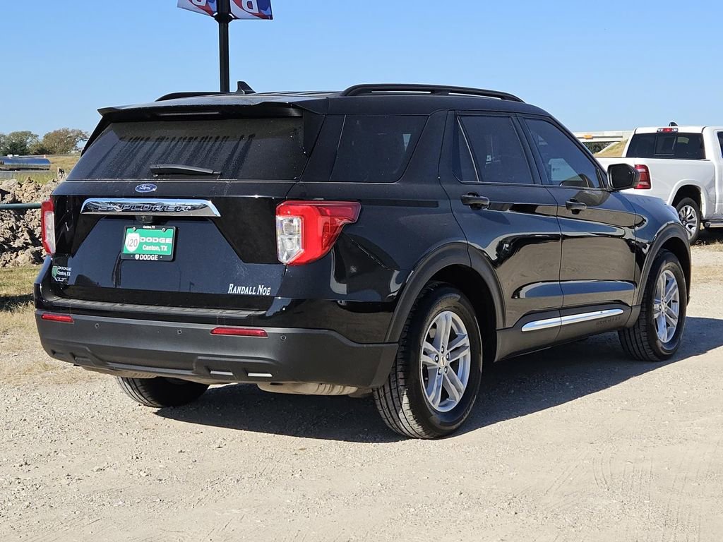 Used 2023 Ford Explorer XLT image 5
