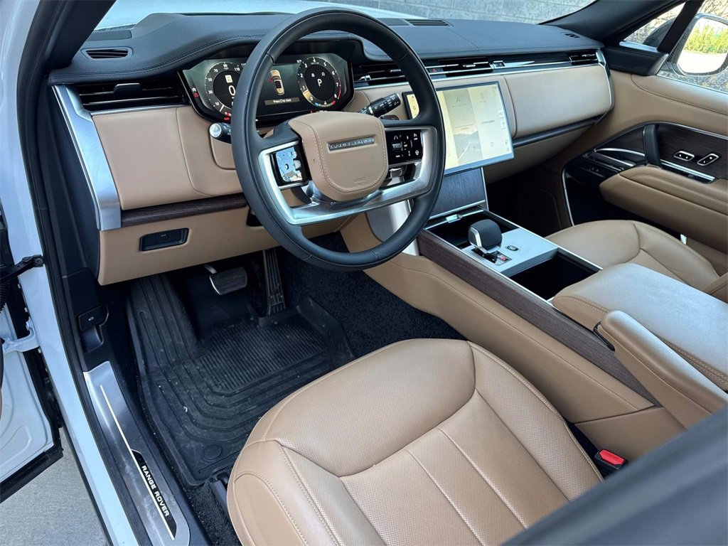 New 2025 Land Rover Range Rover SE image 20