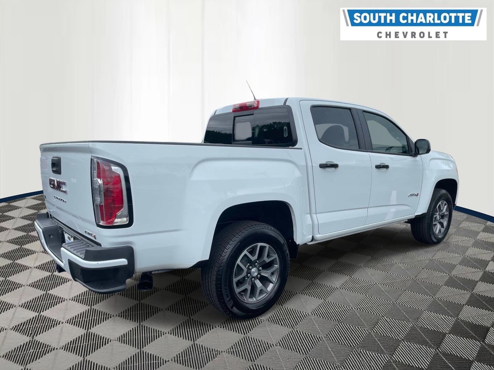 Used 2022 GMC Canyon AT4 w/ Trailering Package AWD/4WD image 4