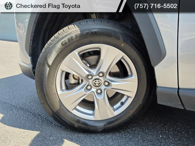 Used 2025 Toyota RAV4 XLE AWD/4WD image 9