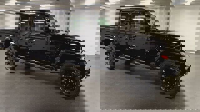 Used 2022 Jeep Gladiator Sport image 2