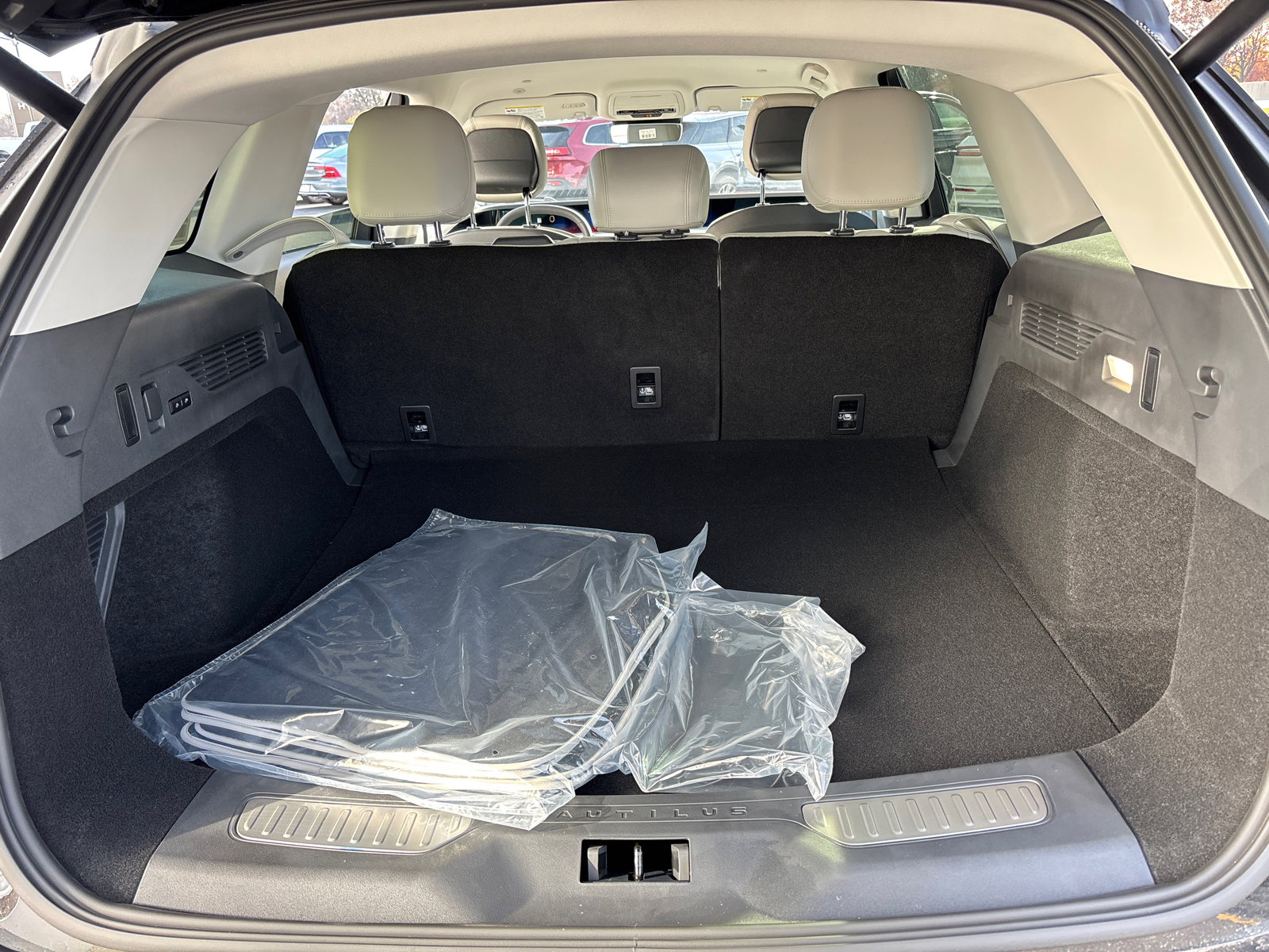 New 2026 Lincoln Nautilus Premier image 9