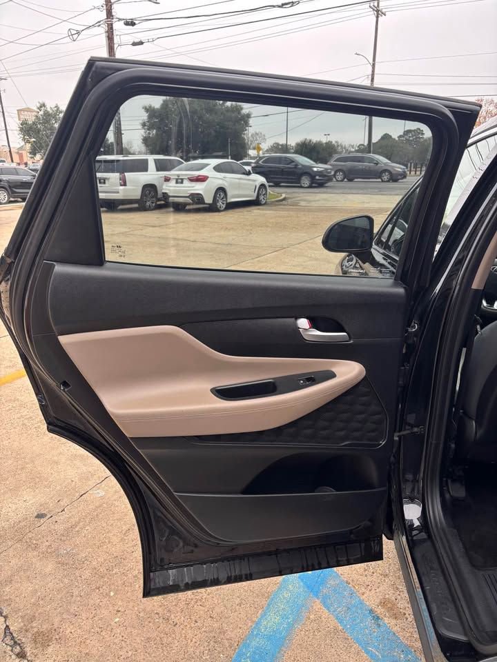 Used 2019 Hyundai Santa Fe SEL image 11