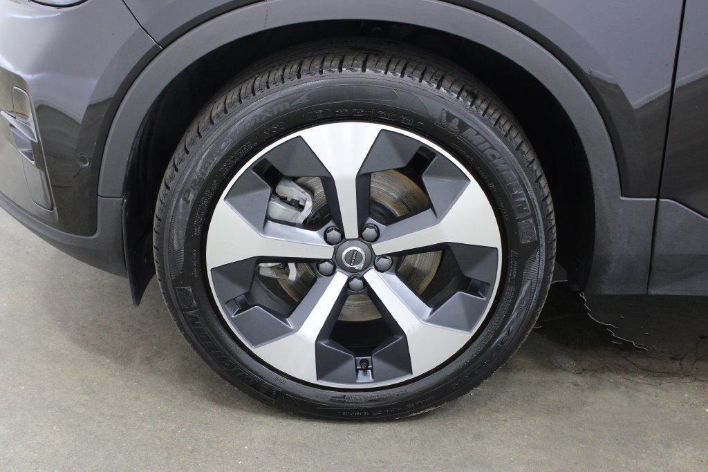 Used 2026 Volvo XC40 B5 Plus AWD/4WD image 30