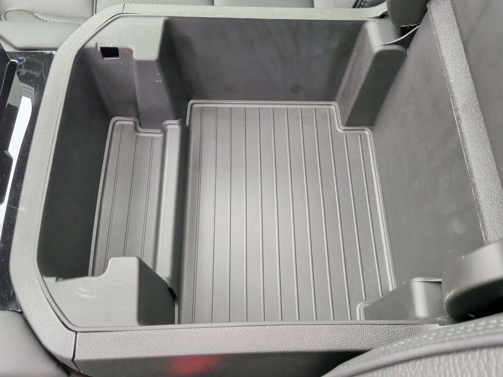 New 2026 GMC Yukon XL Denali w/ Sun & Power Step Package image 33