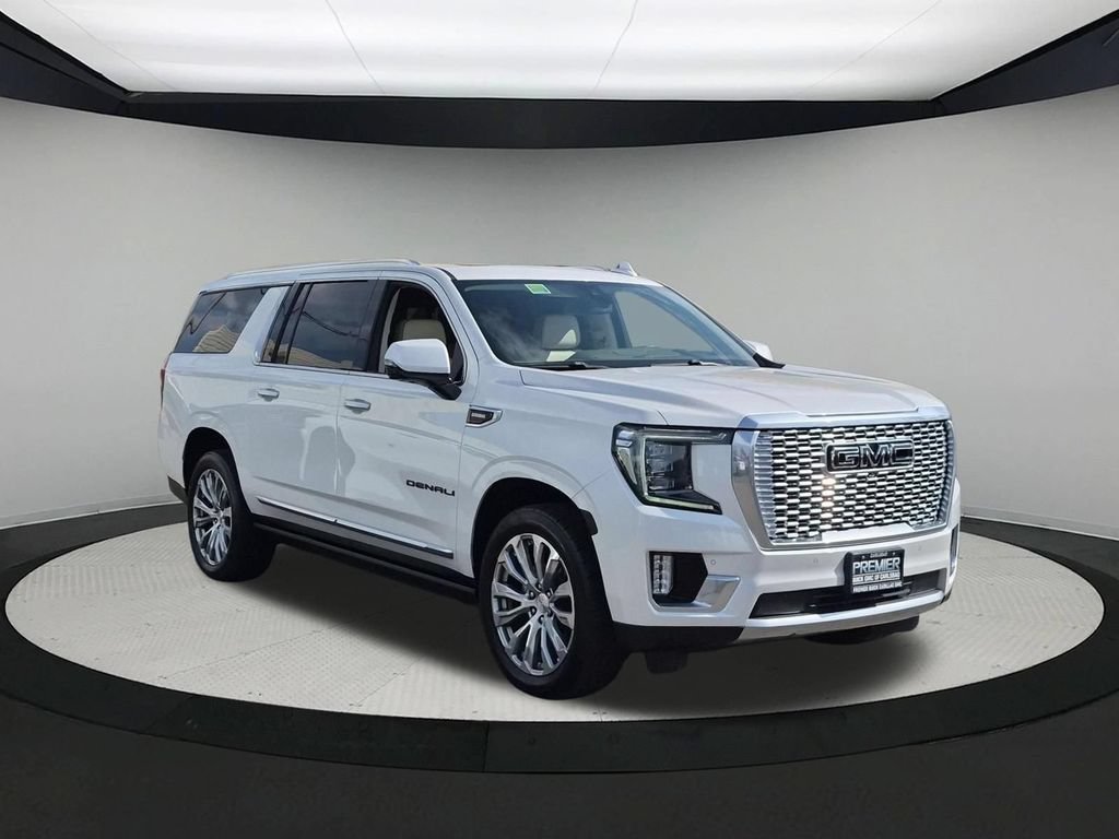 Used 2022 GMC Yukon XL Denali AWD/4WD image 7