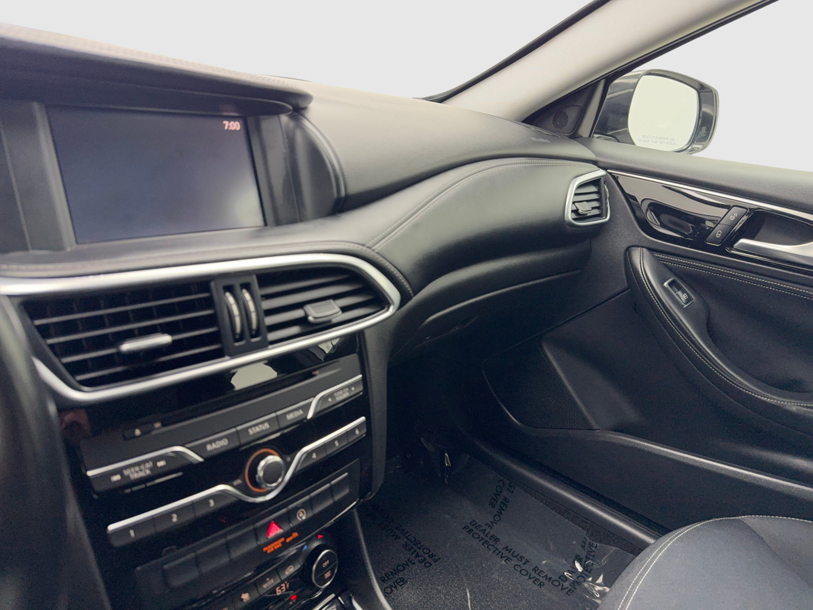 Used 2019 INFINITI QX30 FWD image 23