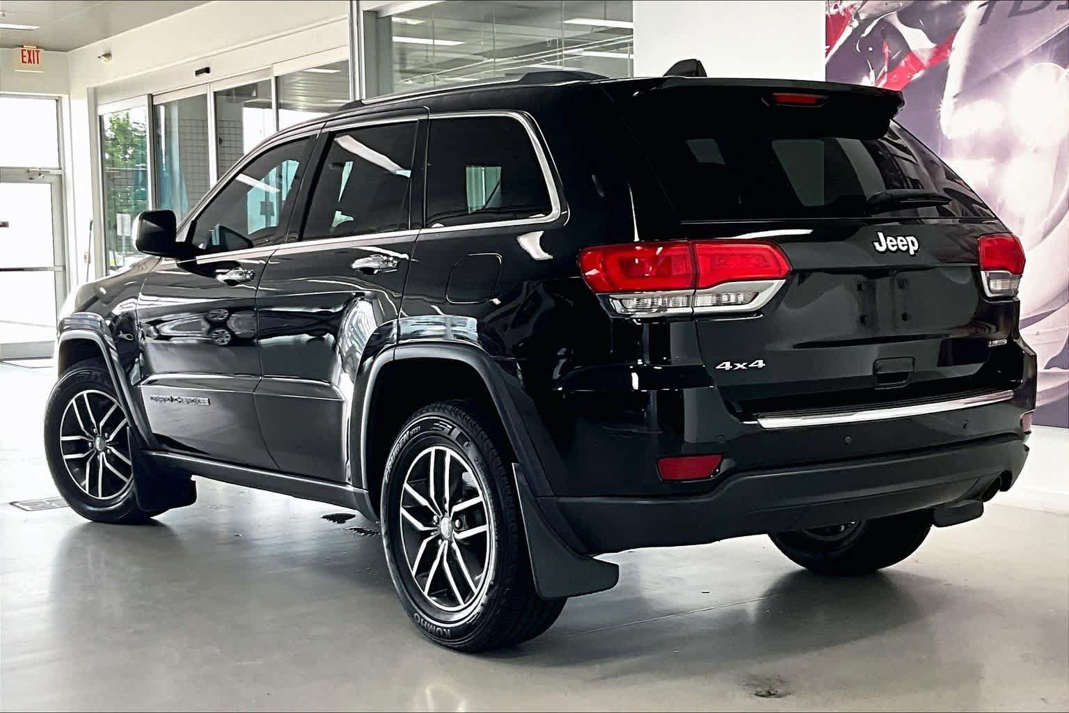 Used 2018 Jeep Grand Cherokee Limited AWD/4WD image 4