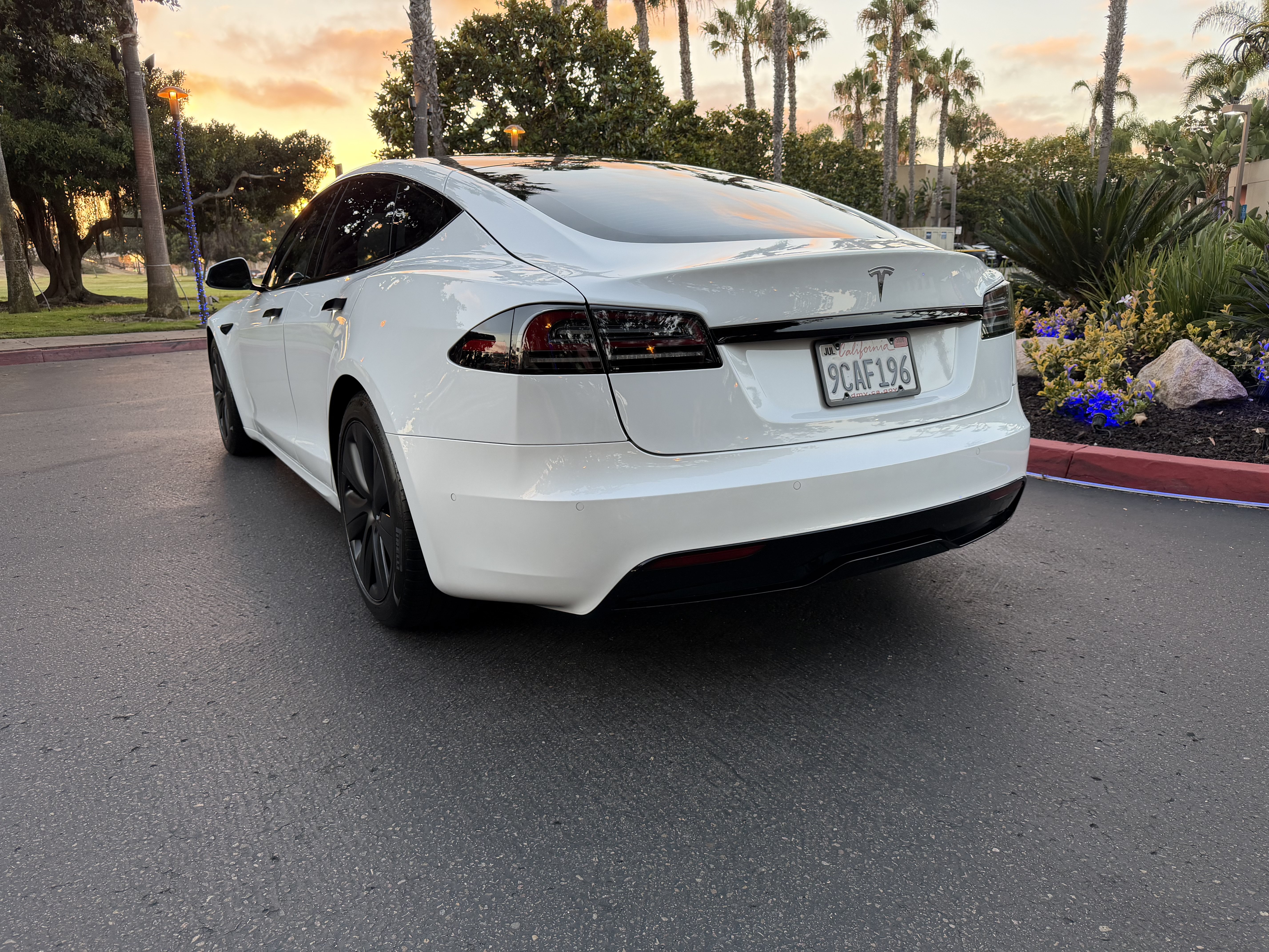 Used 2022 Tesla Model S AWD/4WD image 4