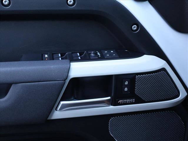 Used 2023 Land Rover Defender 110 X-Dynamic SE AWD/4WD image 12