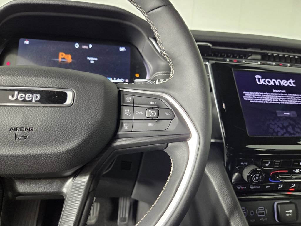 Certified 2024 Jeep Grand Cherokee Altitude image 18