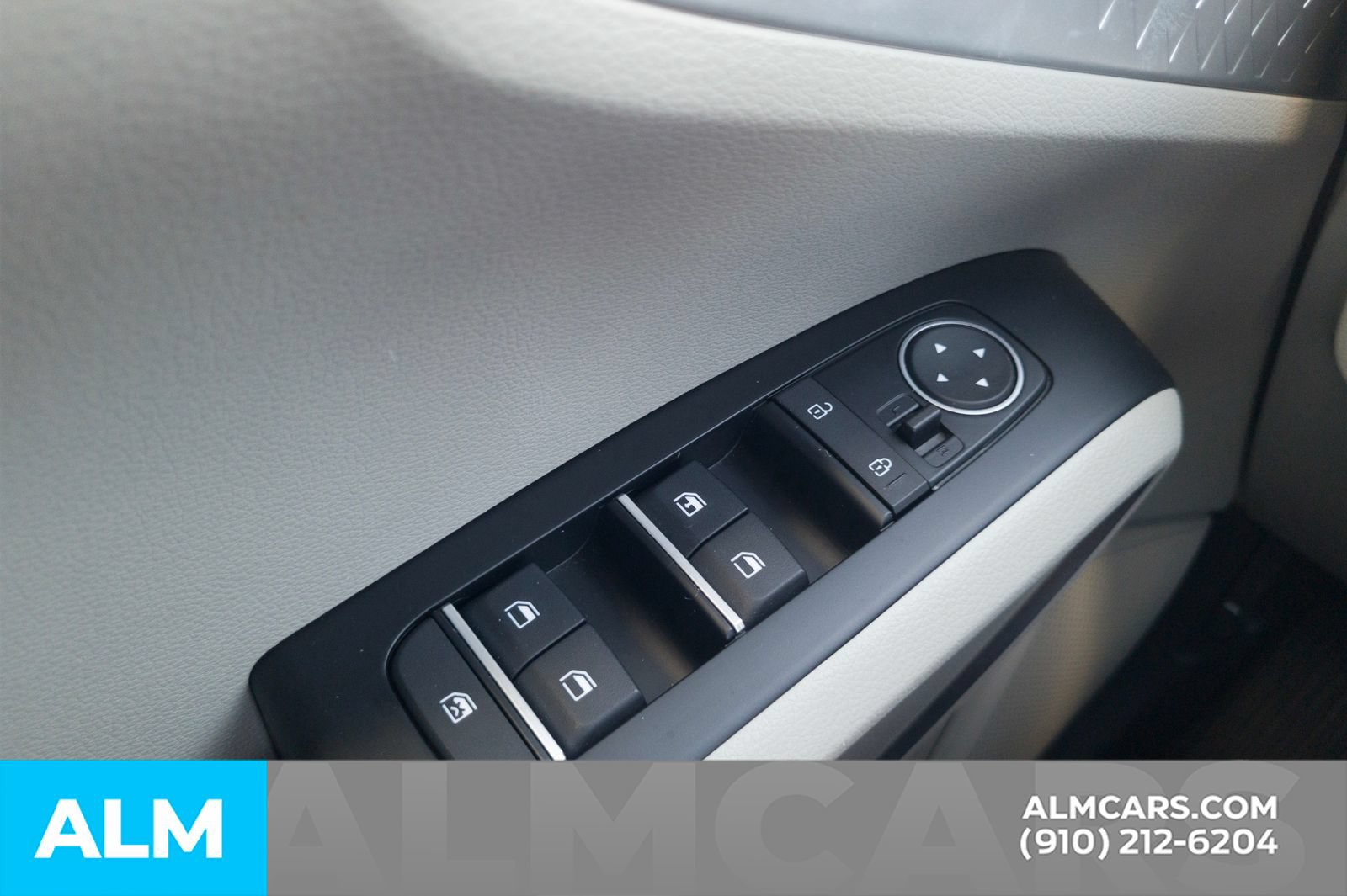 Used 2025 Kia Soul LX w/ LX Technology Package FWD image 33