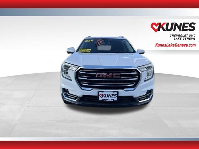 Used 2024 GMC Terrain SLT image 13