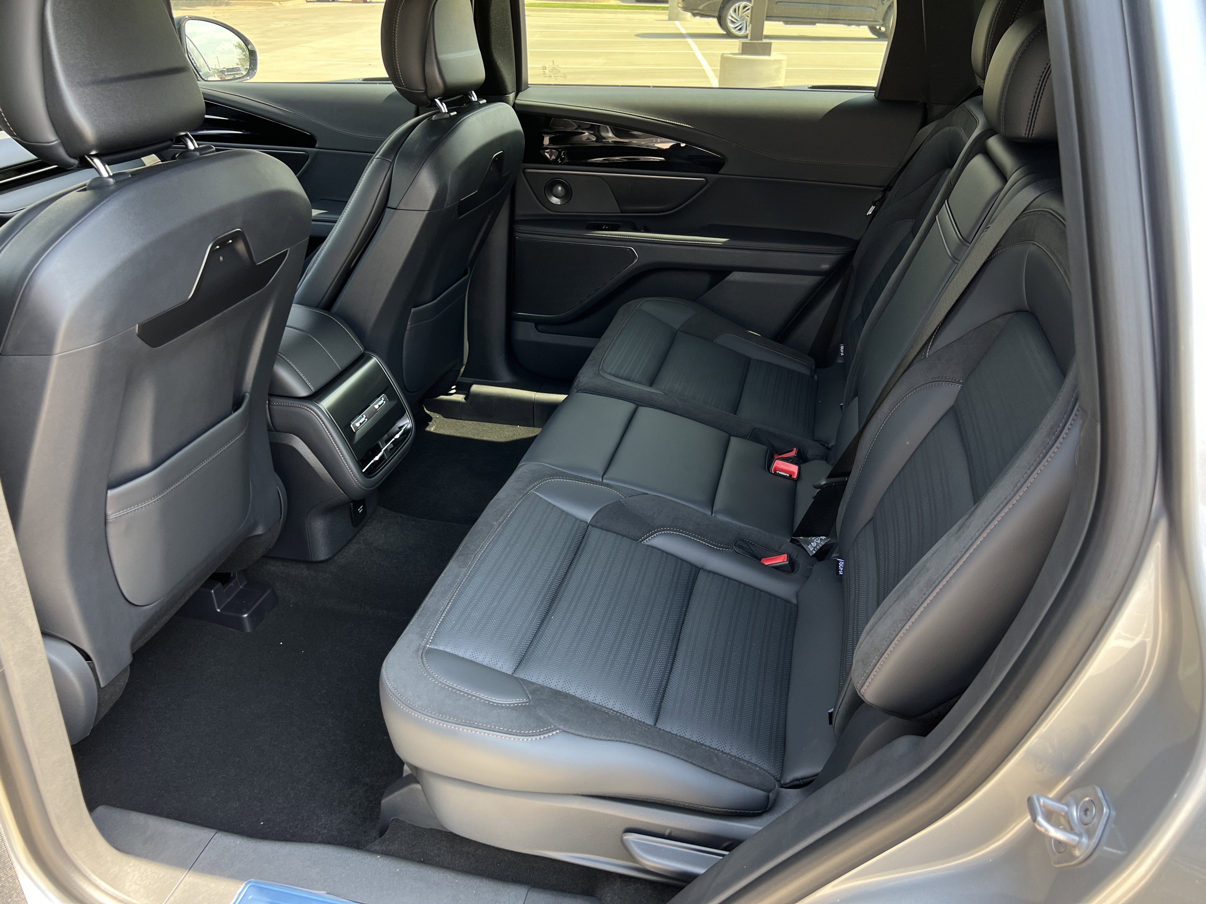 New 2025 Lincoln Nautilus Reserve w/ Jet Appearance Package image 29