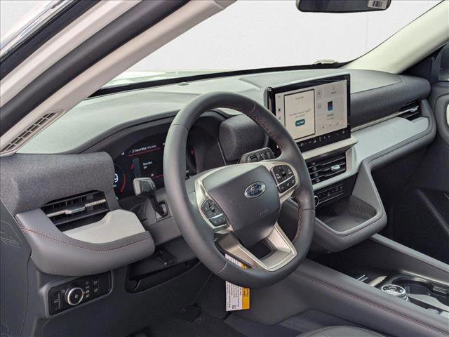 New 2025 Ford Explorer Active w/ Active Comfort Package image 3