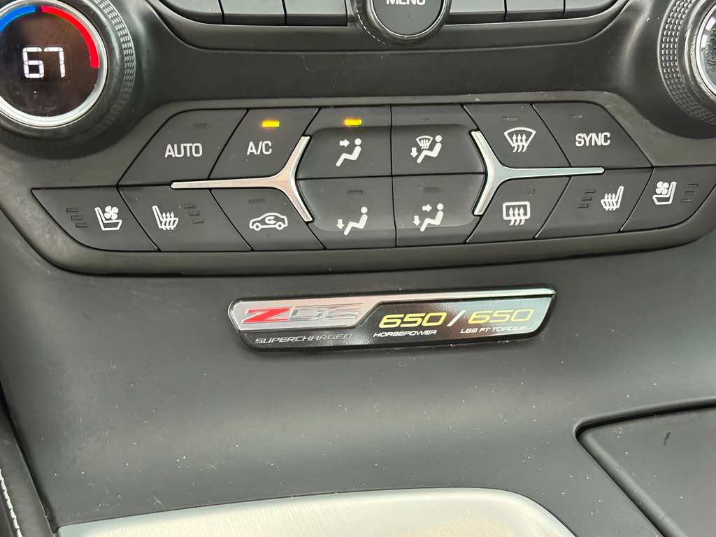 Used 2016 Chevrolet Corvette Z06 w/ 3LZ Preferred Equipment Group RWD image 20