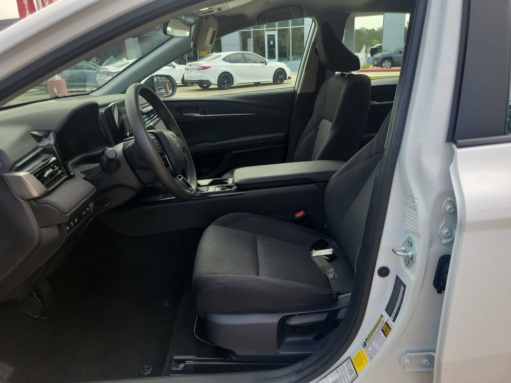 Certified 2025 Toyota Camry LE FWD image 15