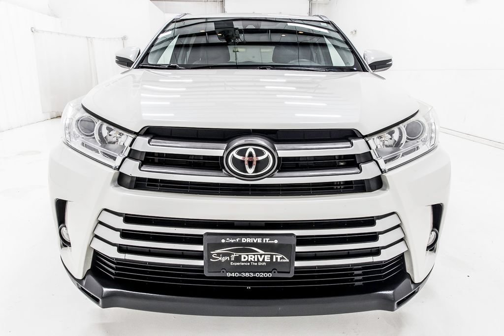 Used 2019 Toyota Highlander XLE AWD/4WD image 10