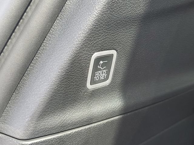 New 2027 Chrysler Pacifica Limited AWD/4WD image 9