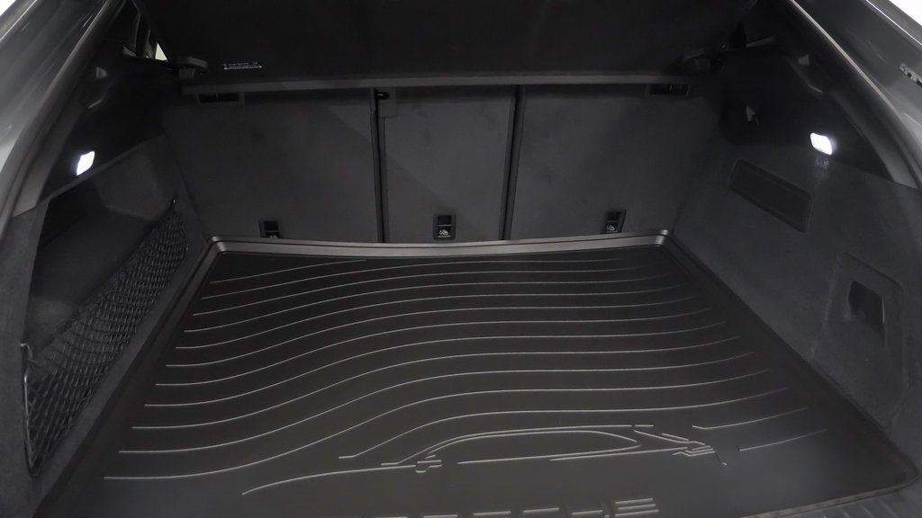 New 2025 Porsche Cayenne Coupe image 13