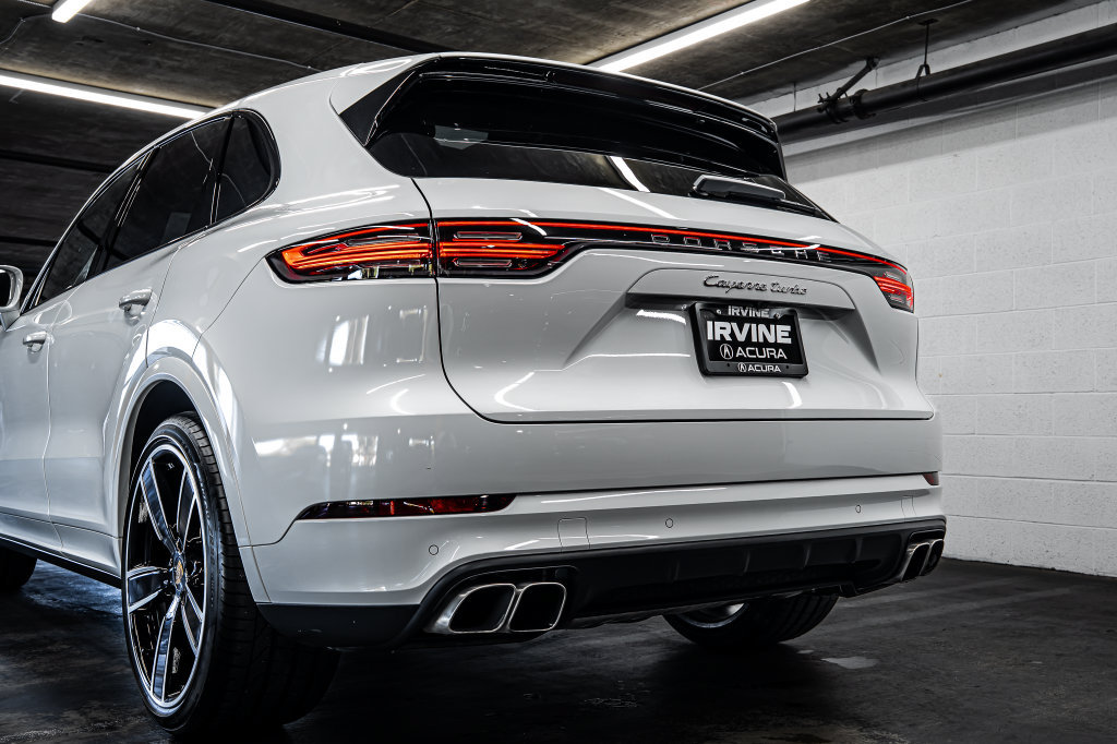 Used 2022 Porsche Cayenne Turbo AWD/4WD image 16